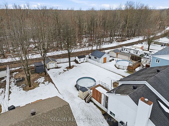 5th image of 650 Berthiaume St