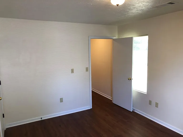 715 Sheridan Ave — Photo 12