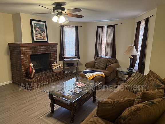 3rd image of 3149 Grove Ct SE