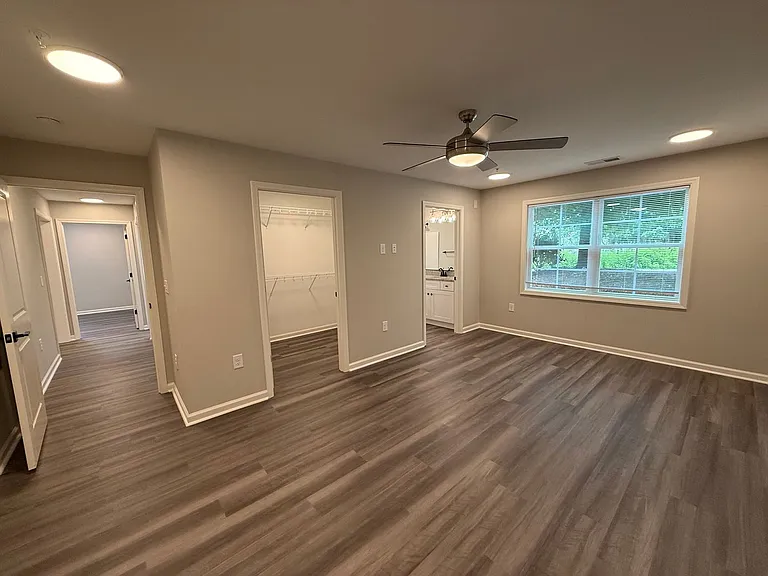 7085 Hanesbrook Cir — Photo 13