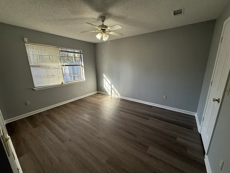 112 NE Jamey Ln — Photo 7