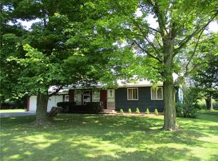 8657 W Bergen Rd, Le Roy, NY 14482
