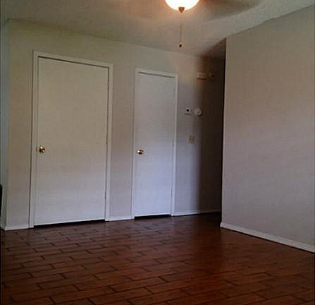 4th image of 2309 W Meadow Ln