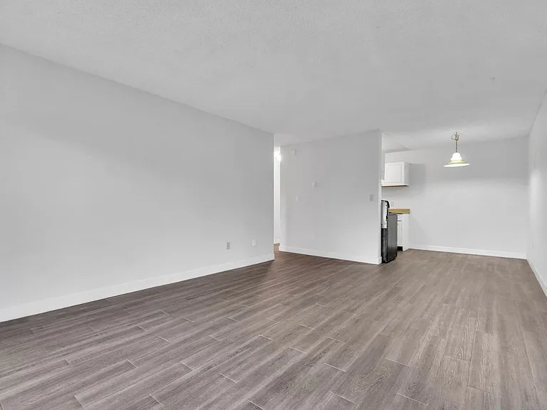 8200 Park Rd — Photo 13