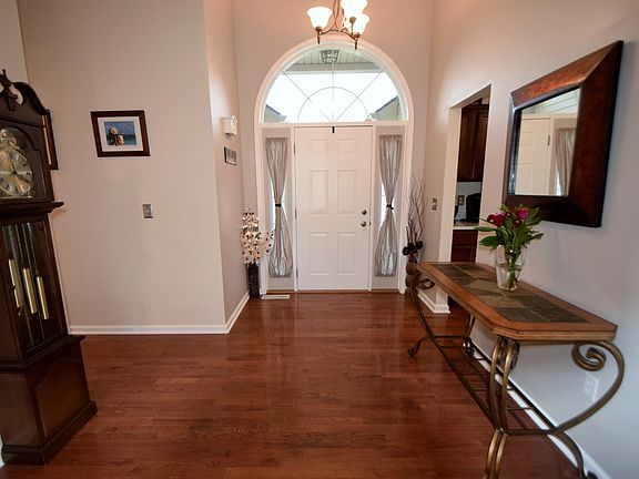 3rd image of 1083 Channing Woods Dr