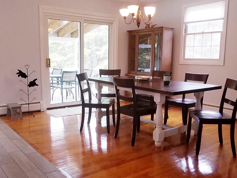 Dining Room w/ Deck (outside the slider)