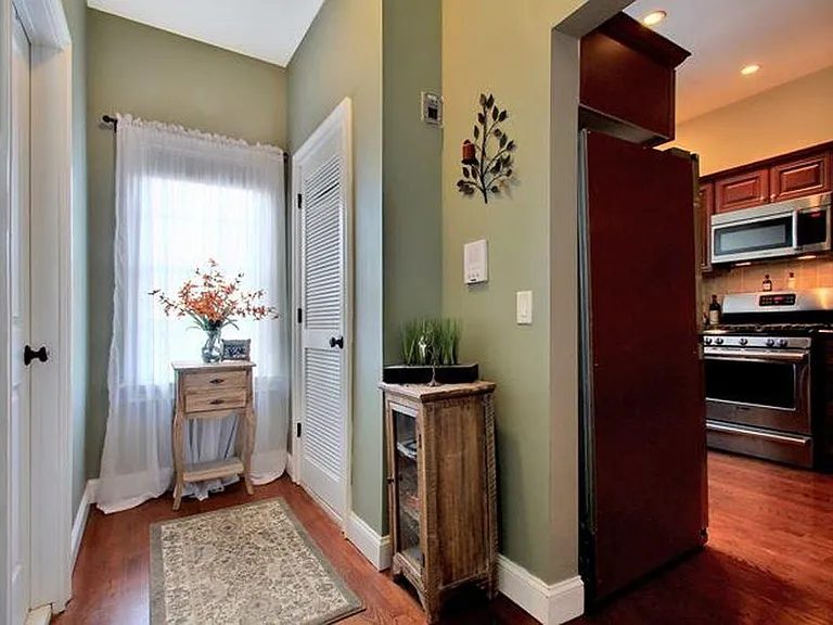 403 Adams St #4 — Photo 6
