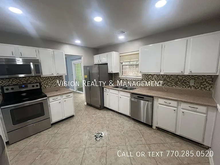5200 Afton Way SE — Photo 2