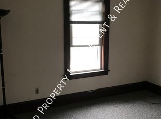 291 Pulaski Blvd APT 2R, Bellingham, MA 02019