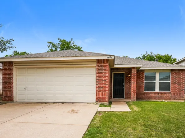 4054 Hunters Creek Dr, Fort Worth, TX 76123