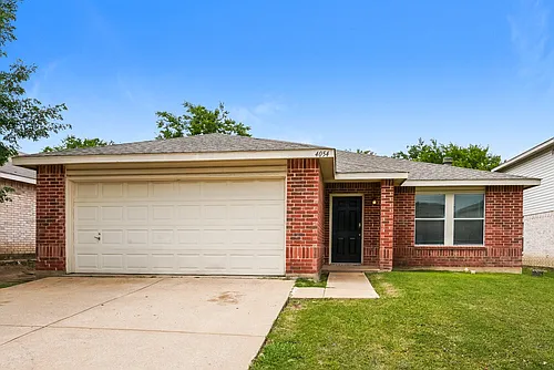 4054 Hunters Creek Dr Photo 1