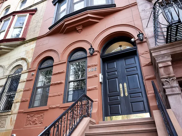 266 West 136th Street image 3 of 25