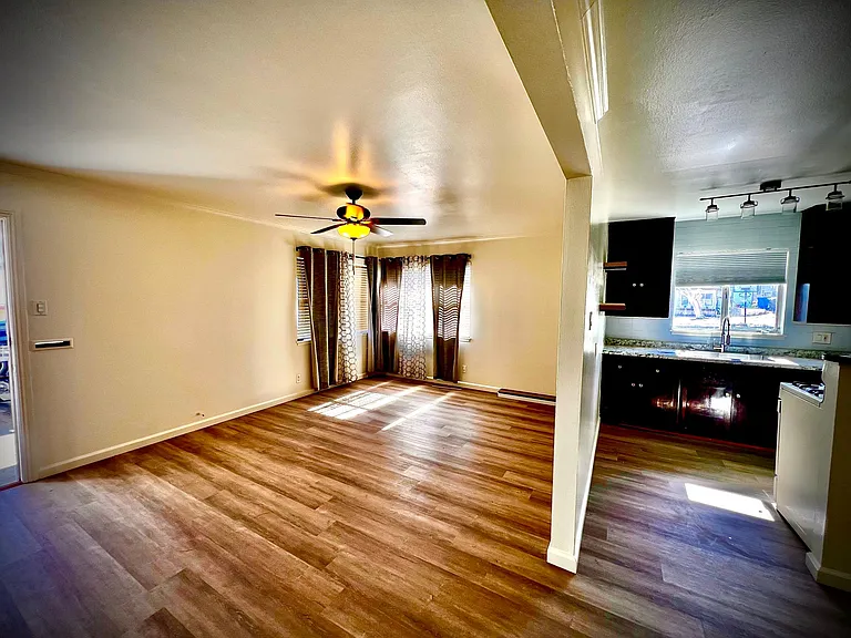 1309 Kelly Dr — Photo 2