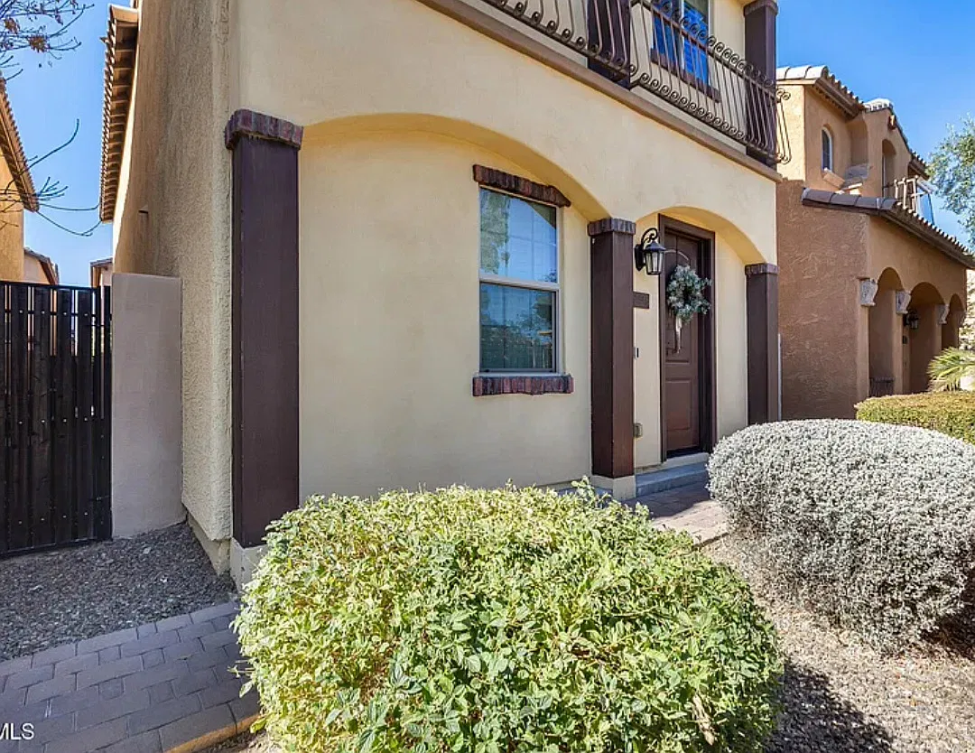 4 bed, 1728 sqft, $2,450 — Photo 1