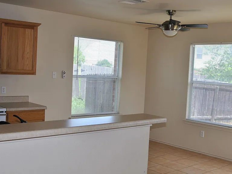 12913 Thomas Jefferson St — Photo 10