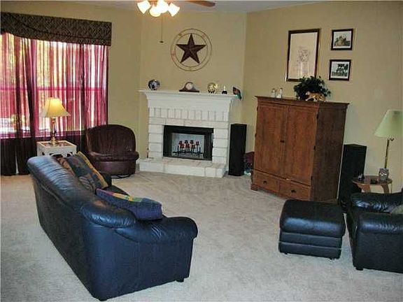 3rd image of 2816 Purple Thistle Dr