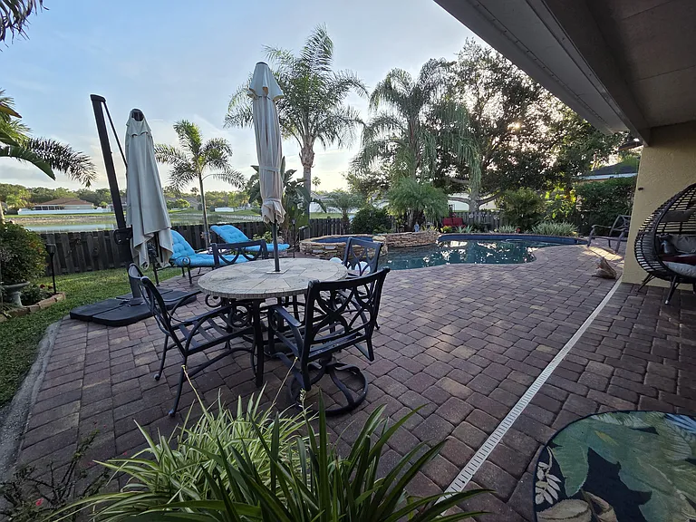 4329 Kingsfield Dr — Photo 7
