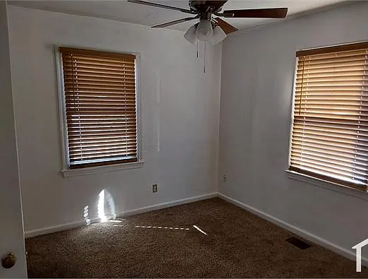 423 Worster Ave — Photo 9