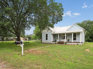 306 Rivers St, Smithville, TX 78957