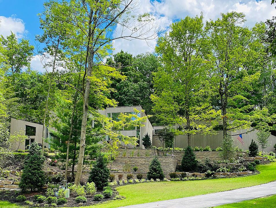 1st image of 62 Wychwood Dr