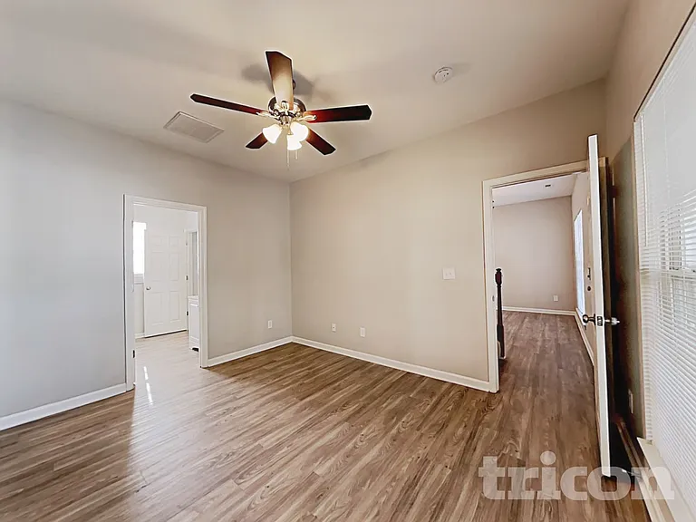 1211 Joannas Ct — Photo 5