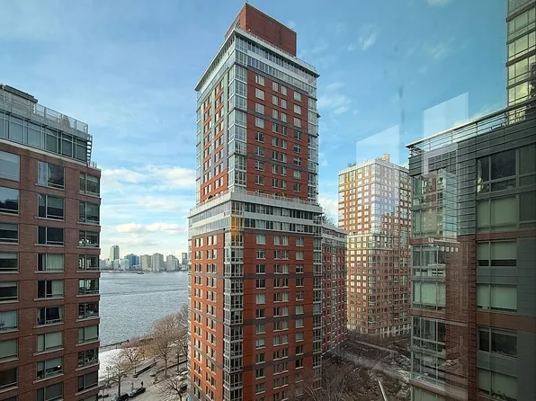 2 River Ter APT 11L, New York, NY 10282