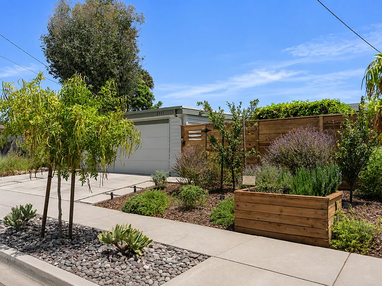 2771 Marathon Dr — Photo 4