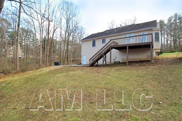 401 Oak Landing Cir — Photo 17