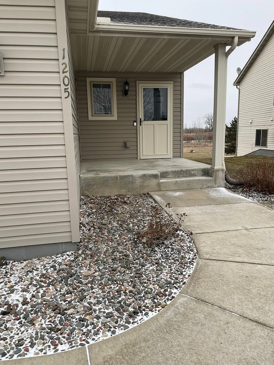 Building Photo - 1205 Mockingbird Loop