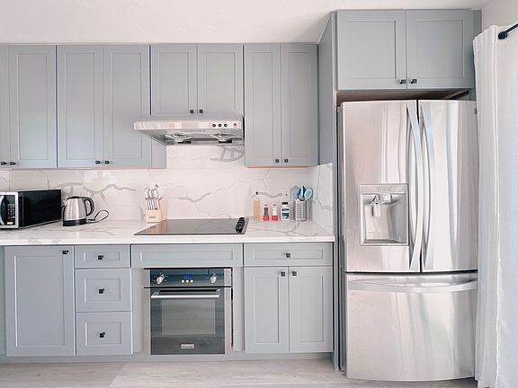 3rd image of 219 Castleton Way