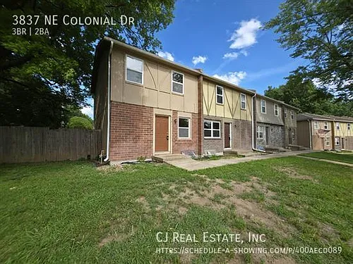 3837 NE Colonial Dr Photo 1