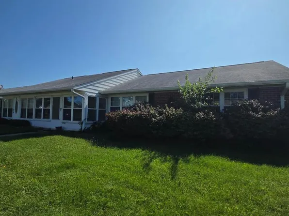 1198 Shetland Dr, Lakewood, NJ 08701