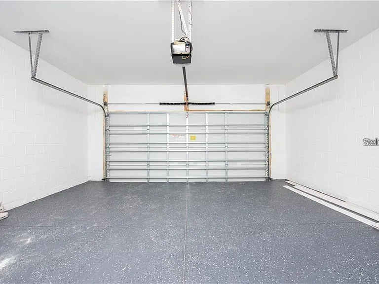 574 Geraldine Dr — Photo 12