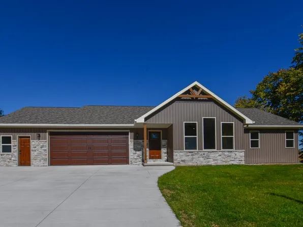 W5906 Blazing Star Dr, Appleton, WI 54915