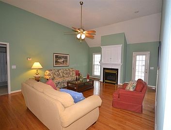 4th image of 2228 Richmond Hills Dr