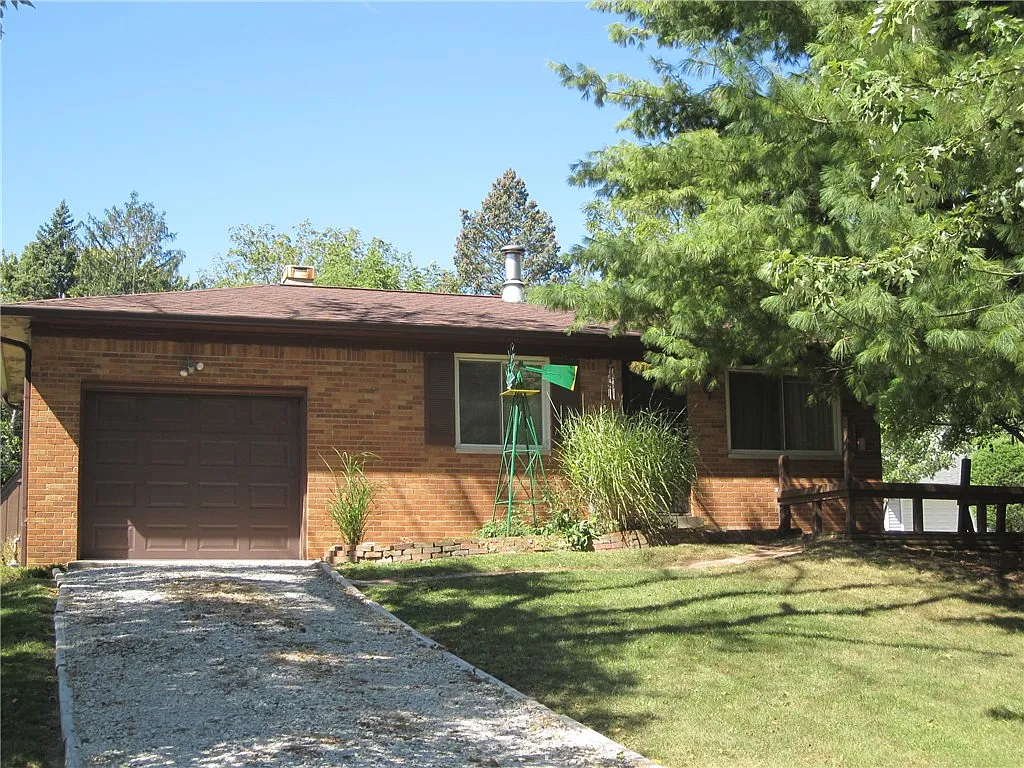 70 N Devon Ave photo 1