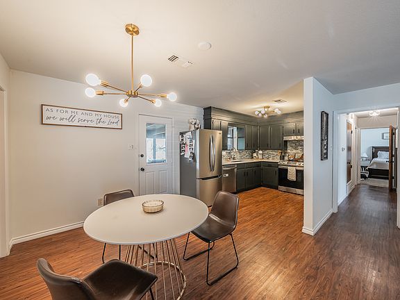 4th image of 302 W Hale Ave