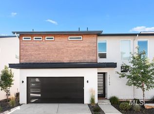 12199 N Tandem Ridge Ln, Garden City, ID 83714