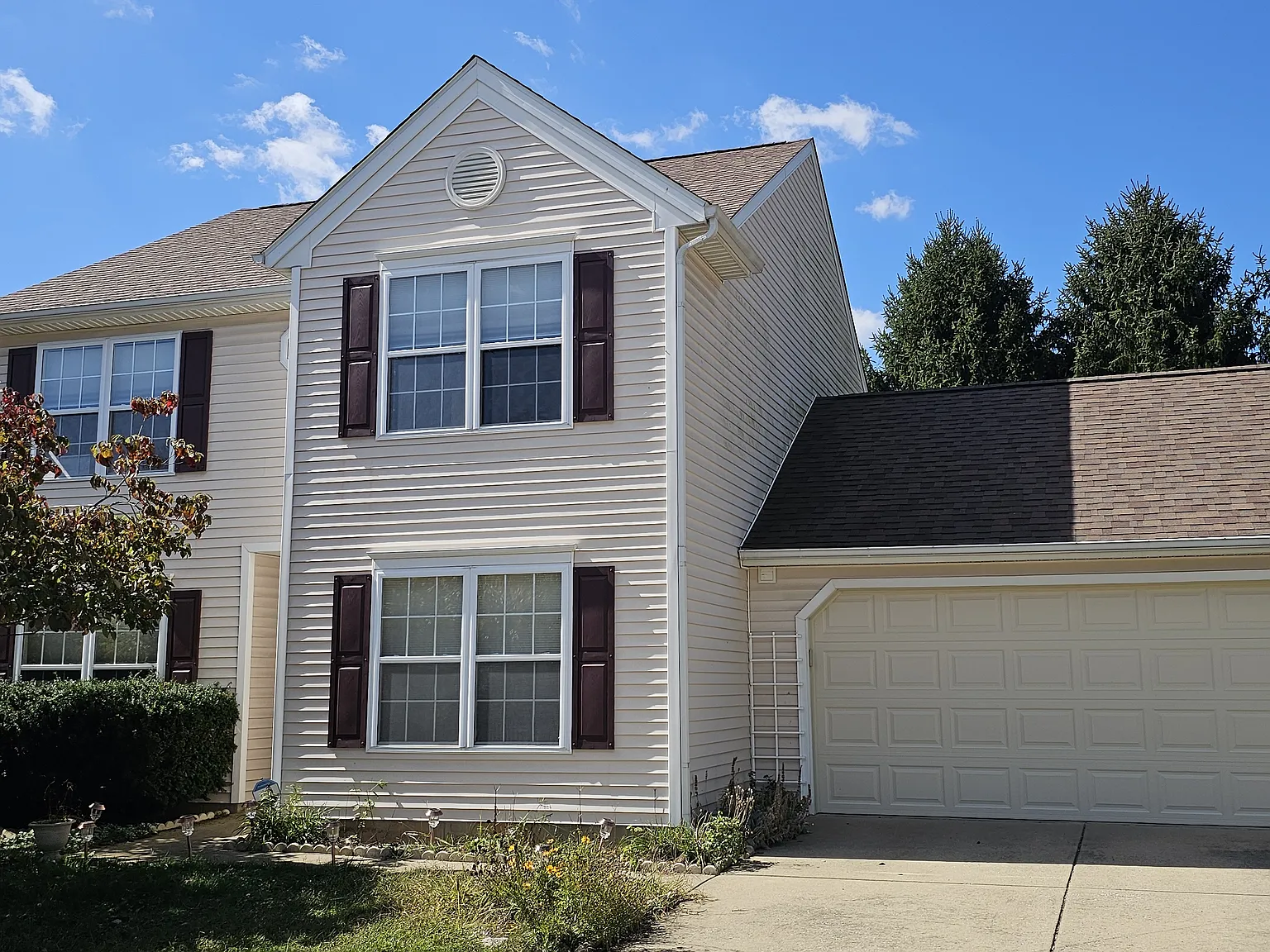 3 bed, 2.5 bath, 1876 sqft, $2,500 — Photo 2