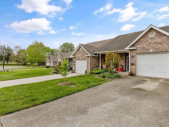 5th image of 1660 Emerald Pointe Ln