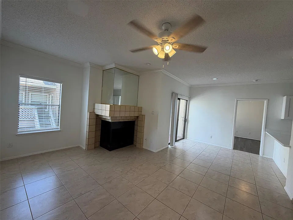 2710 Grants Lake Blvd #C4