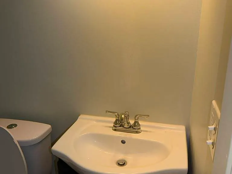 302 Creekside Dr — Photo 17