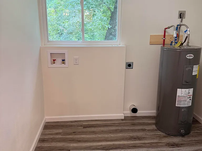 410 W Benton St — Photo 10