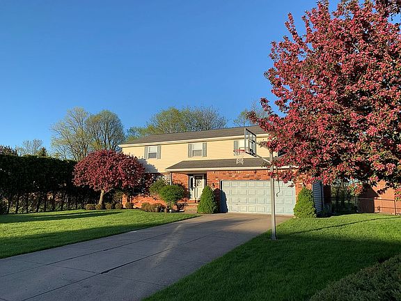 2nd image of 8957 Candlewood Ln