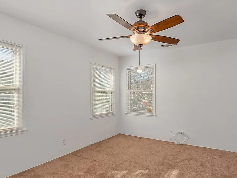 2930 Cedar St — Photo 11