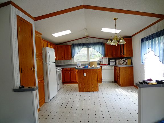 2nd image of 203 Mercury Dr