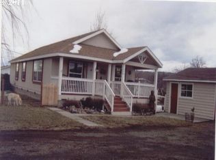 558 W 12th St, Prairie City, OR 97869