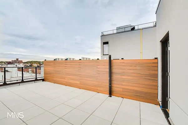 Sold by MNS | media 14