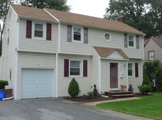 5 Colonial Rd, Tenafly, NJ 07670