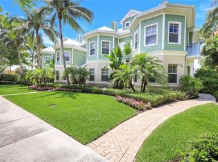 331 3rd Ave S, Naples, FL 34102